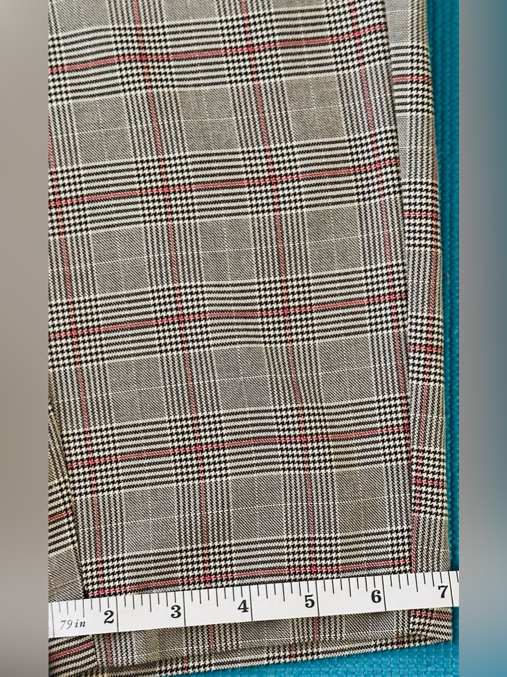 Pre Owned Old Navy Cropped Plaid Ankle Pants with Gray with Red Accent - Picture 10 of 12